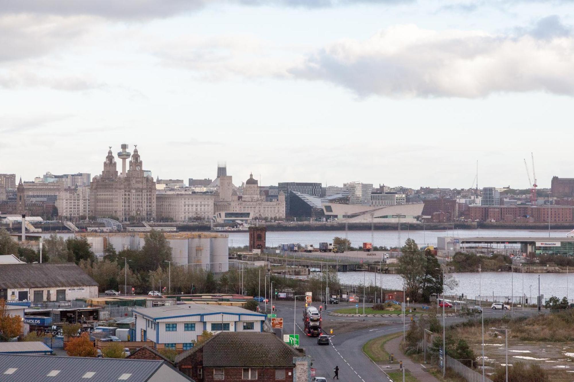 Weekly & Monthly Stays In Penthouse For Contractors Or Leisure Single Or Superking Beds Available Birkenhead Exterior photo