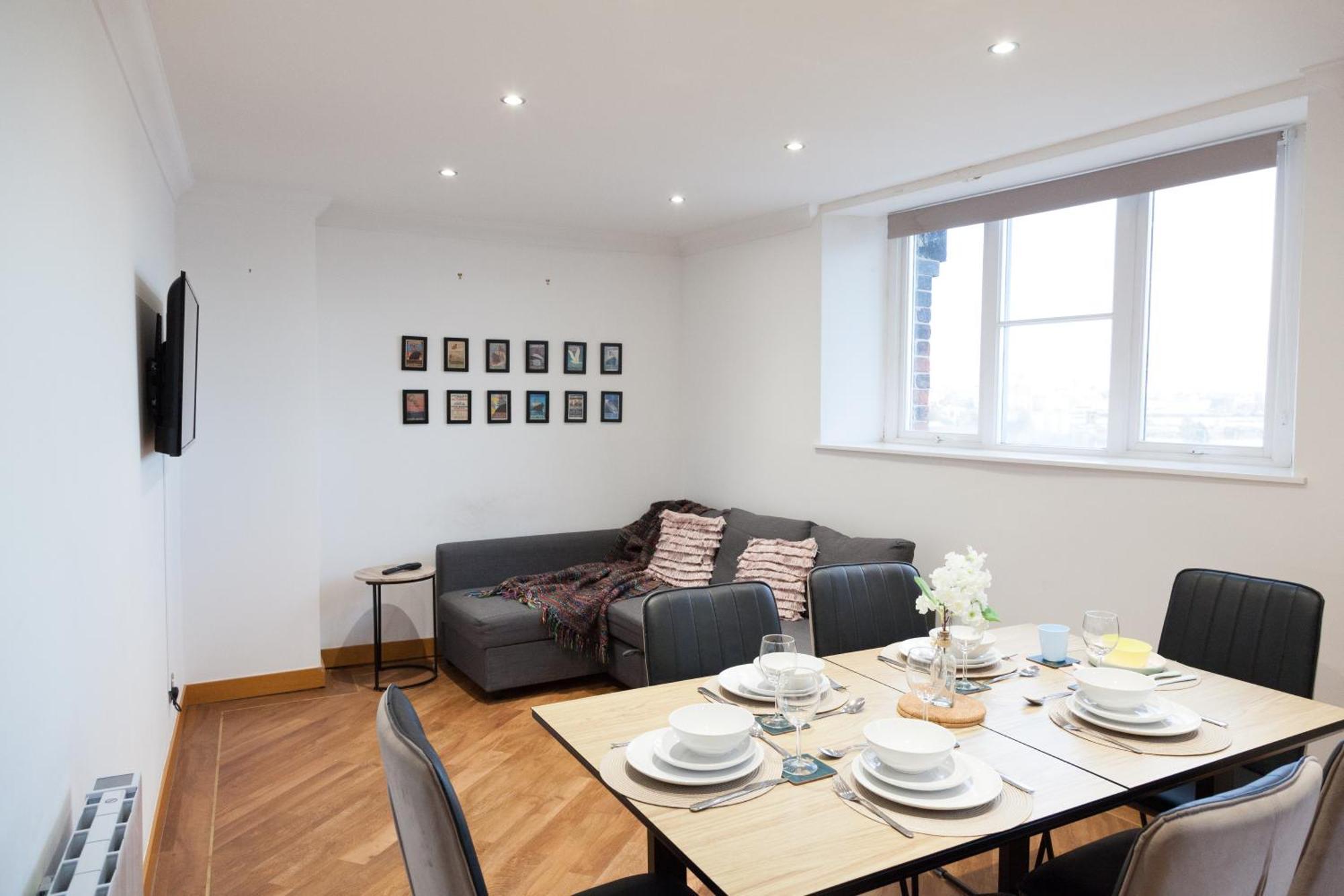 Weekly & Monthly Stays In Penthouse For Contractors Or Leisure Single Or Superking Beds Available Birkenhead Exterior photo