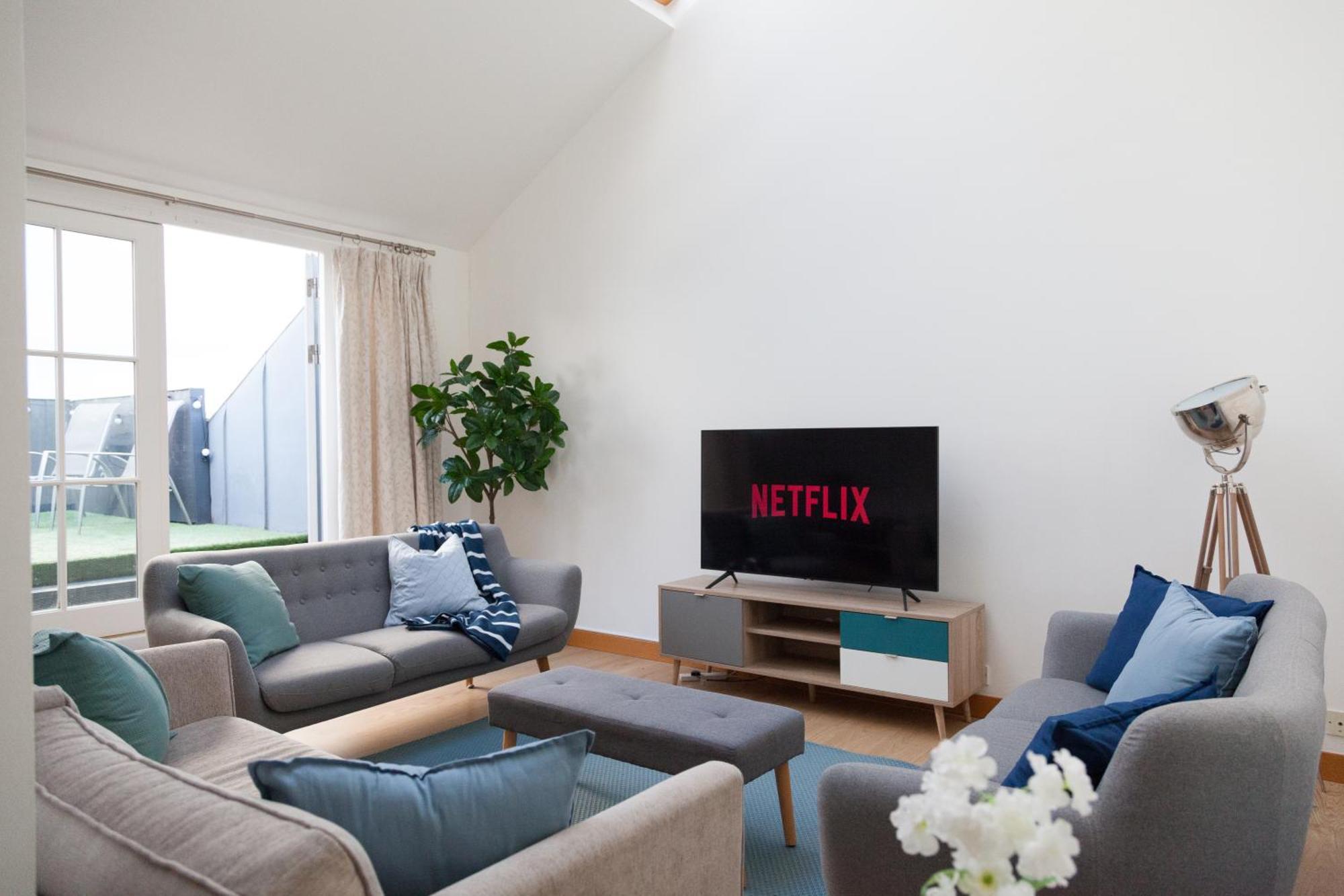 Weekly & Monthly Stays In Penthouse For Contractors Or Leisure Single Or Superking Beds Available Birkenhead Exterior photo