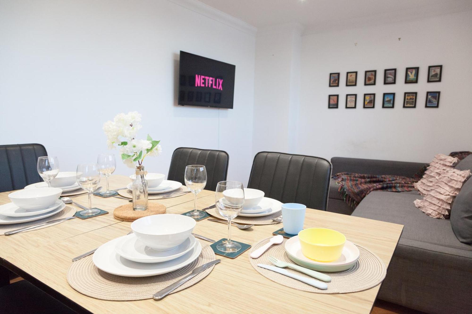 Weekly & Monthly Stays In Penthouse For Contractors Or Leisure Single Or Superking Beds Available Birkenhead Exterior photo